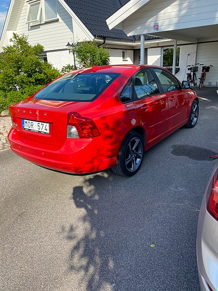 Volvo S40 2 of 5