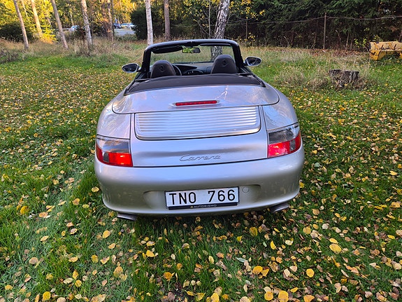 Porsche 911 Carrera 11 of 12