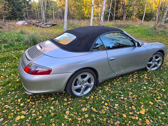 Porsche 911 Carrera 2 of 5