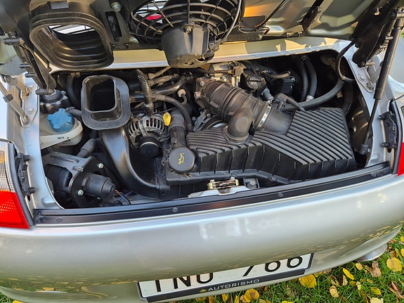Porsche 911 Carrera 5 of 5