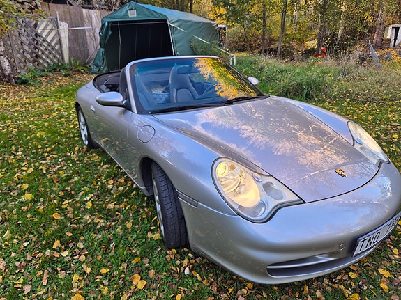Porsche 911 Carrera 9 of 12