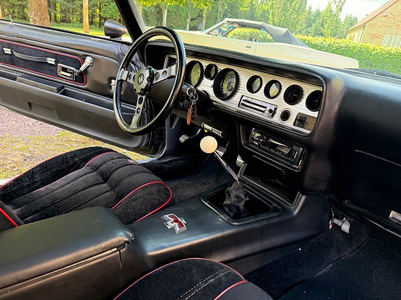 Pontiac Trans Am 16 of 23