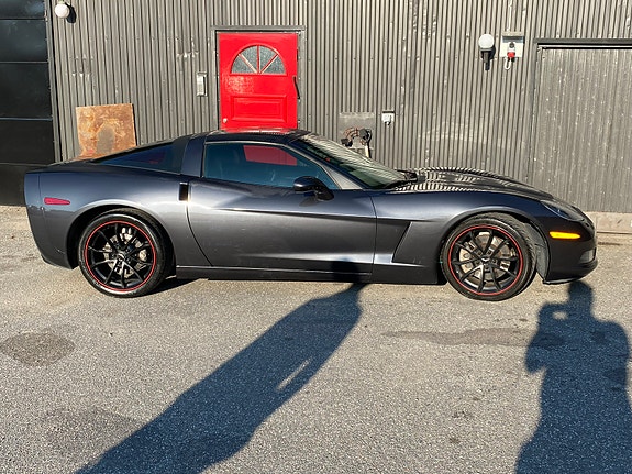 Chevrolet Corvette 3 of 5