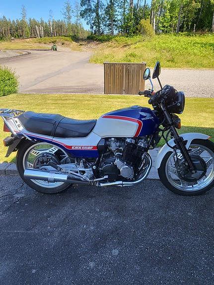 Honda CB 550 F PC04 3 of 3