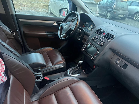 Volkswagen Touran 5 of 5