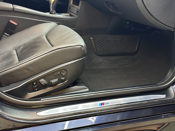 BMW 530i 11 of 26