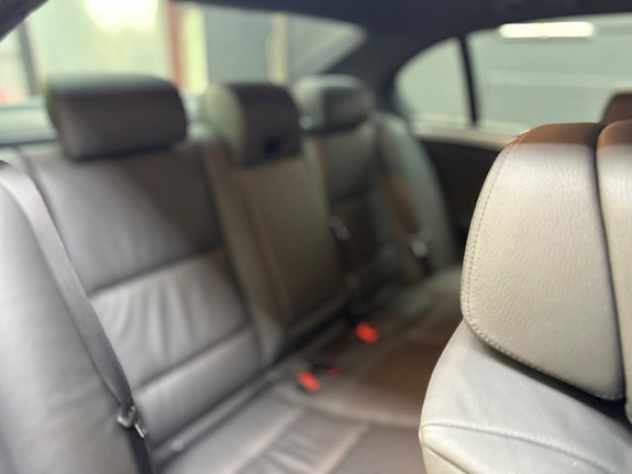 BMW 530i 12 of 26