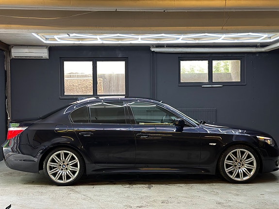 BMW 530i 7 of 26