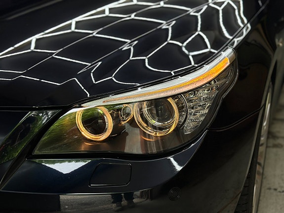 BMW 530i 2 of 5