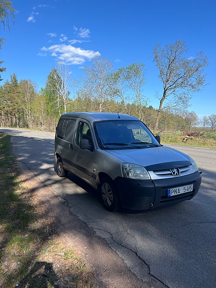 Peugeot Partner 2 of 5