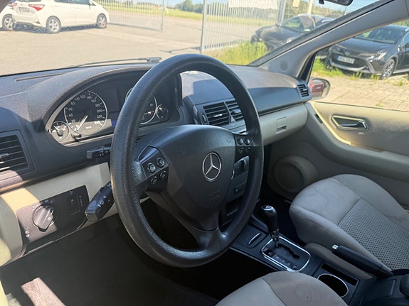 Mercedes-Benz A150 10 of 15