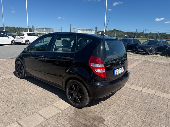 Mercedes-Benz A150 2 of 5