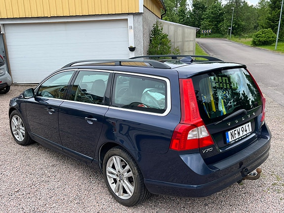 Volvo V70 4 of 6