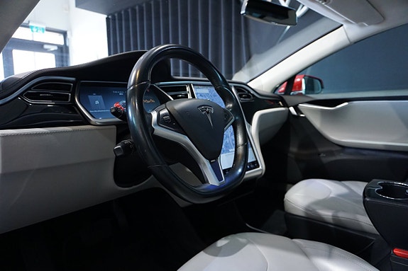 Tesla Model S 14 of 20