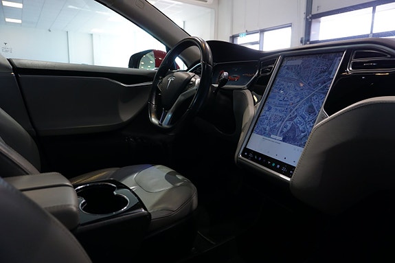 Tesla Model S 17 of 20