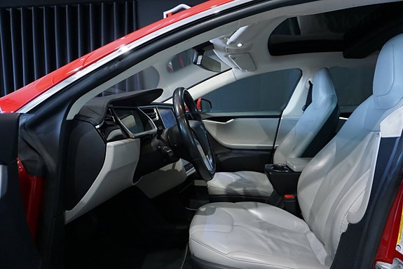 Tesla Model S 15 of 20