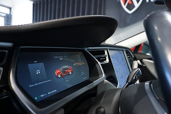 Tesla Model S 13 of 20