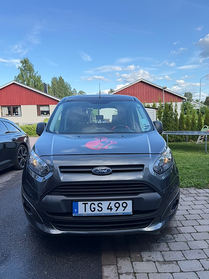 Ford Grand Tourneo Connect 2 of 5