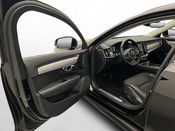 Volvo V90 11 of 30