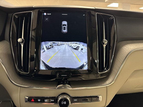 Volvo XC60 12 of 12