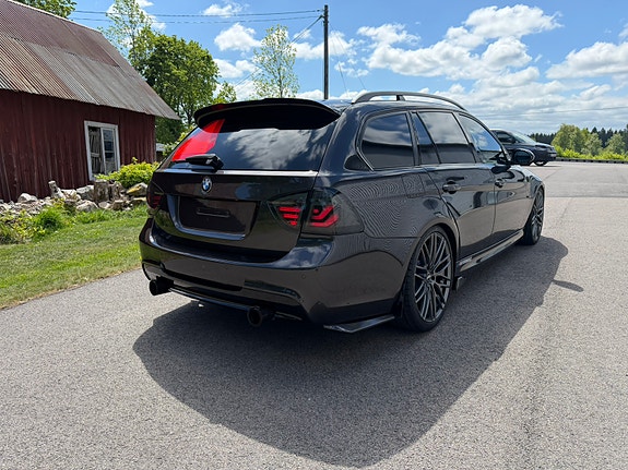 BMW 320d 3 of 5