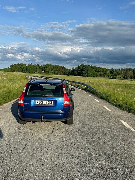 Volvo V50 3 of 5