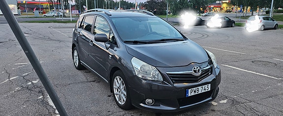 Toyota Verso 2 of 5