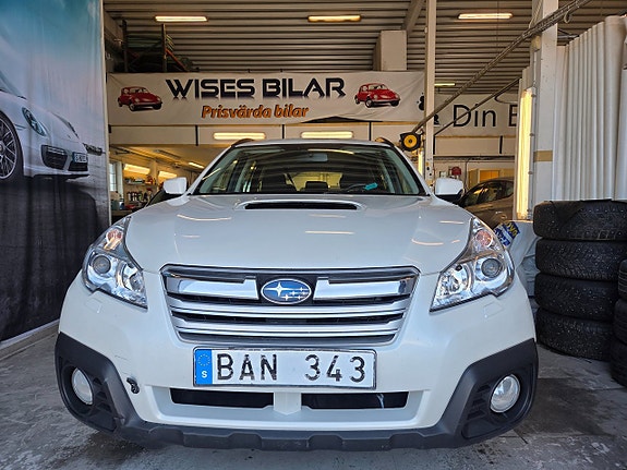 Subaru Outback 2 of 5