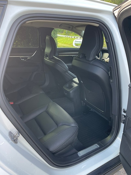 Volvo V90 Cross Country 4 of 6