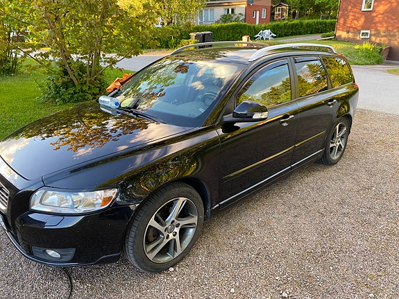 Volvo V50 2 of 11