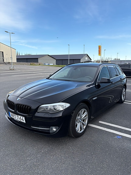 BMW 520d 3 of 5