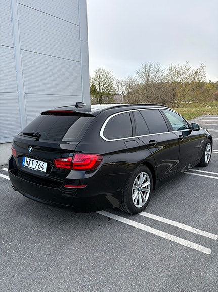 BMW 520d 4 of 5