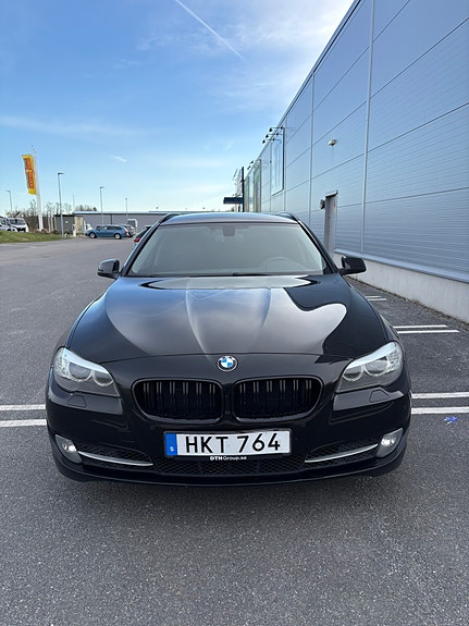 BMW 520d 2 of 5