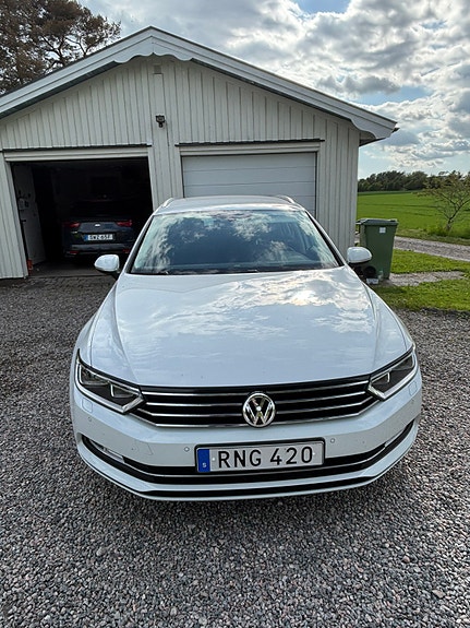 Volkswagen Passat 3 of 9
