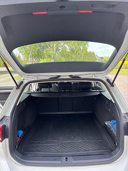 Volkswagen Passat 5 of 9