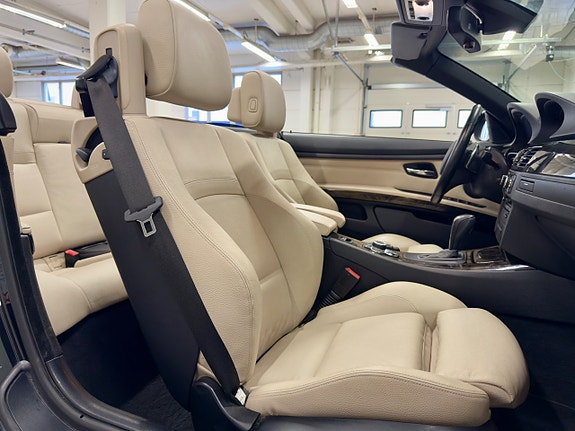 BMW 325i 16 of 20