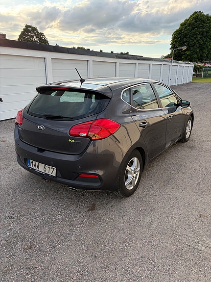 Kia Ceed 3 of 5