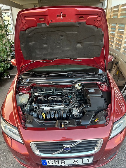 Volvo V50 3 of 5