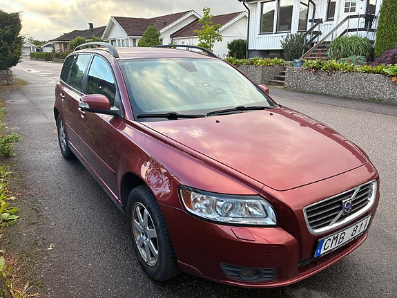Volvo V50 4 of 5