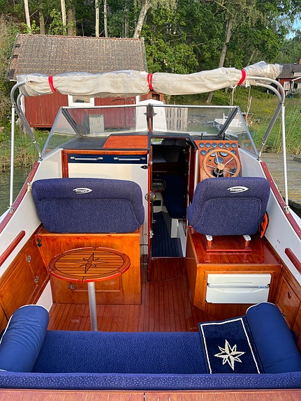 Smuggler 28 Cabin, 2*MerCruiser 350 hk 11 of 12