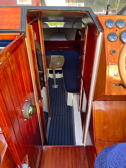 Smuggler 28 Cabin, 2*MerCruiser 350 hk 9 of 12