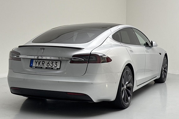 Tesla Model S 13 of 15