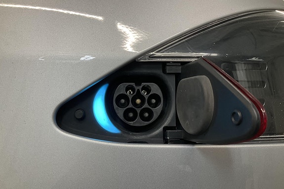 Tesla Model S 14 of 15