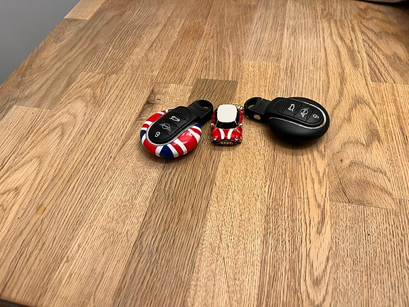 MINI Cooper 13 of 15