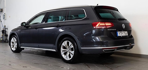 Volkswagen Passat Alltrack 4 of 5