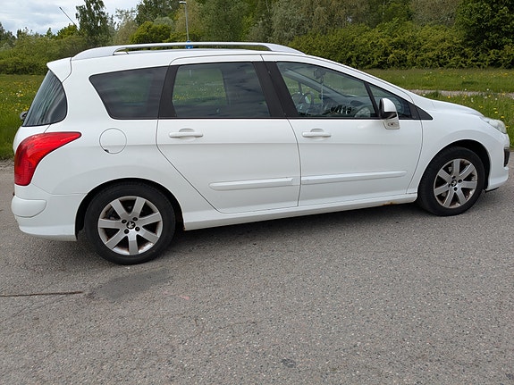 Peugeot 308 SW 5 of 5