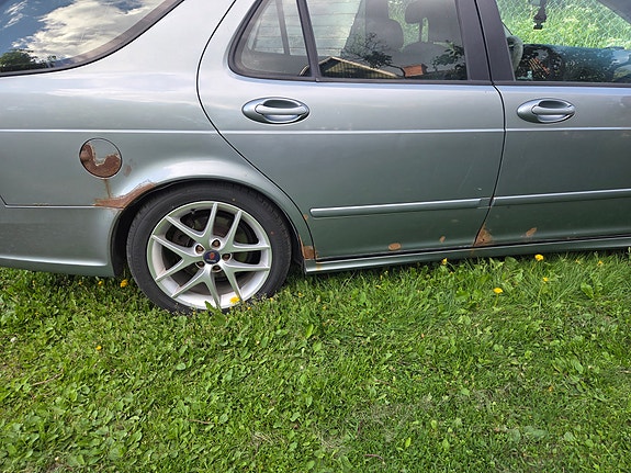 Saab 9-5 4 of 5