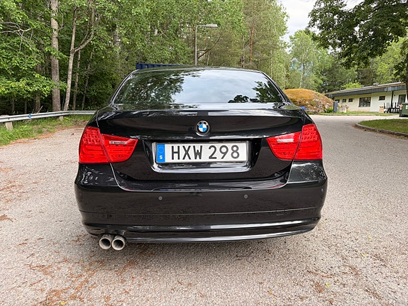BMW 325d 3 of 5