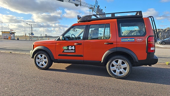 Land Rover Discovery 3 2 of 14