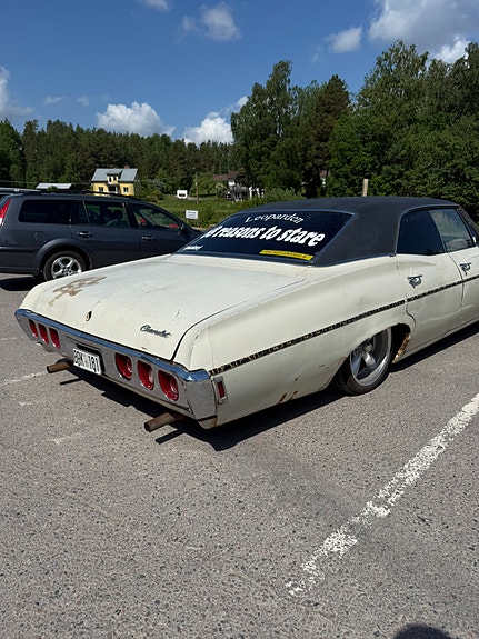 Chevrolet Impala 4 of 5